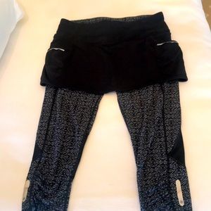 Athleta skirted 3/4 pants size S